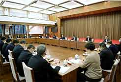 李強(qiáng)指出要讓上海持續(xù)彰顯美、追求高顏值、暖的表情